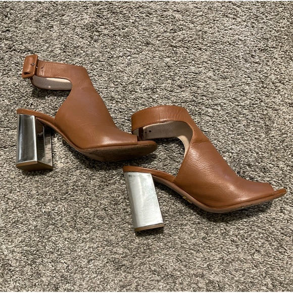 PRADA LEATHER MULES - Picture 7 of 8